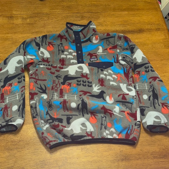 Patagonia Other - Patagonia Synchilla pullover snap fleece boys size XL great pattern - animals